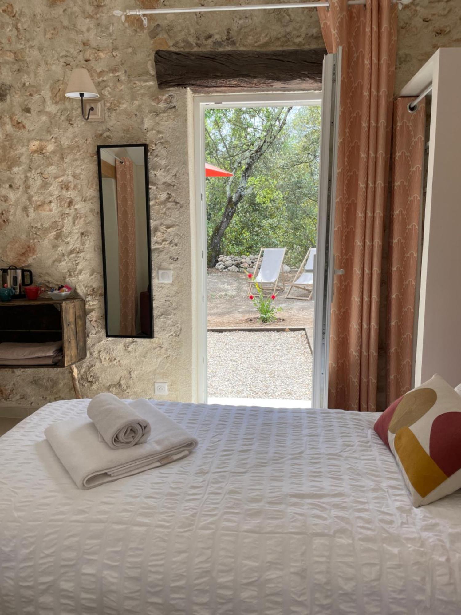 La Parenthese Du Var - Chambre D'Hotes Petits Dejeuners Inclus Et Terrasse Ombragee Saint-Antonin-du-Var Екстериор снимка
